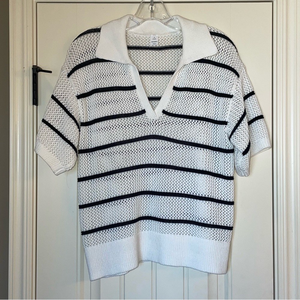 Old Navy Cream and Black Knit Sweater